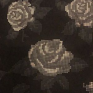 Lularoe tc rose pixel leggings